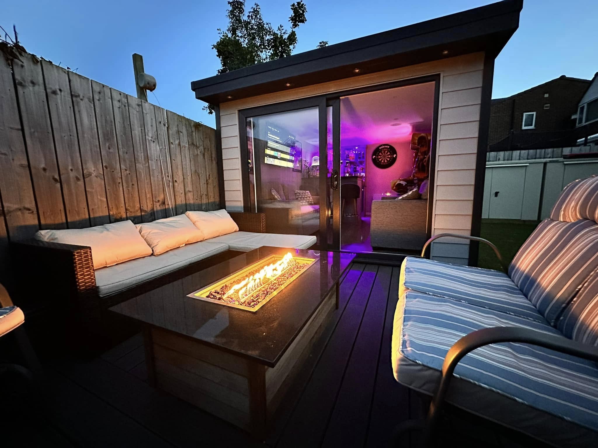 Light-filled garden room suited to yoga and pilates