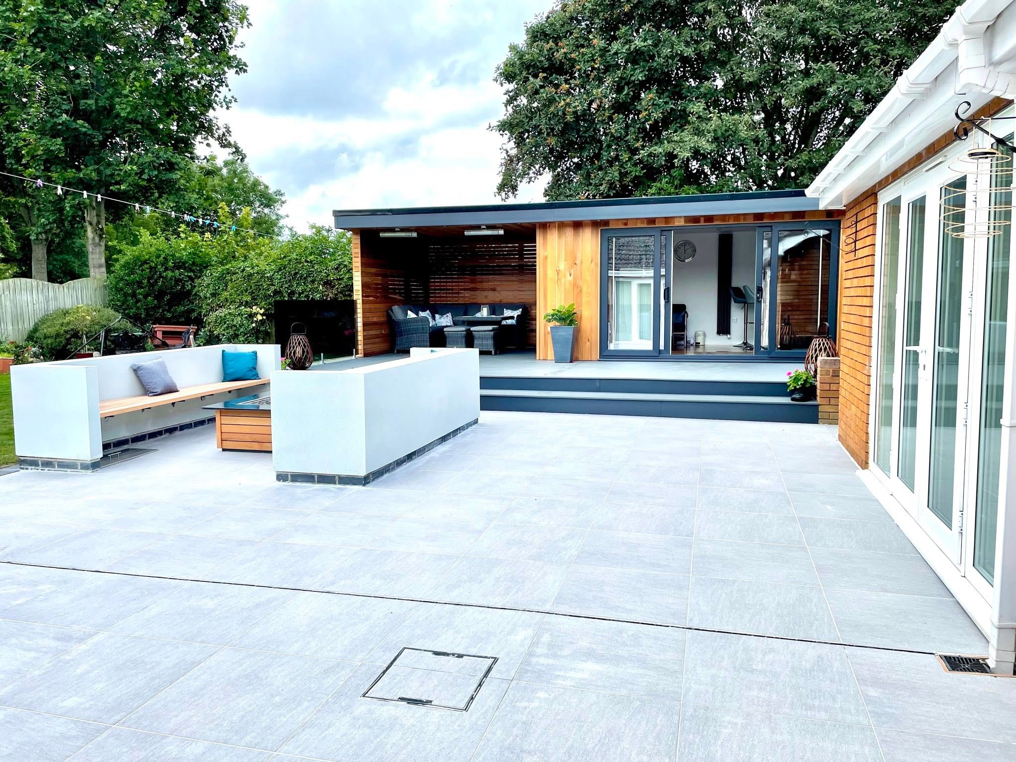 Garden room fitted as a quiet home office and meeting space